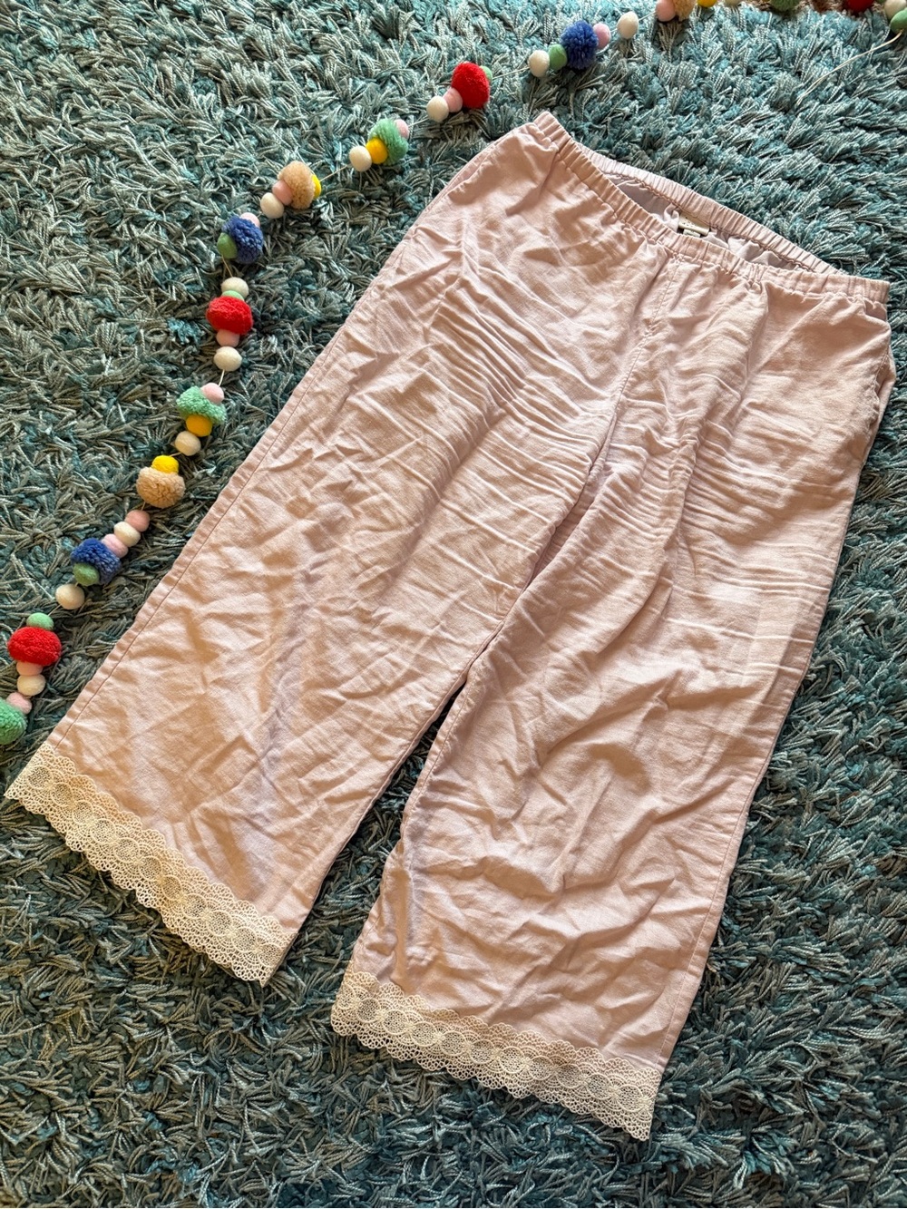a new day — Light Pink Wide-Leg Cropped Pants with Lace Trim